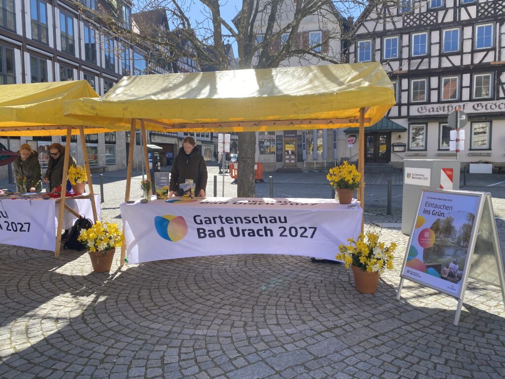 Gartenschau-Infostand am verkaufsoffenen Sonntag "Bad Urach blüht auf" 2025