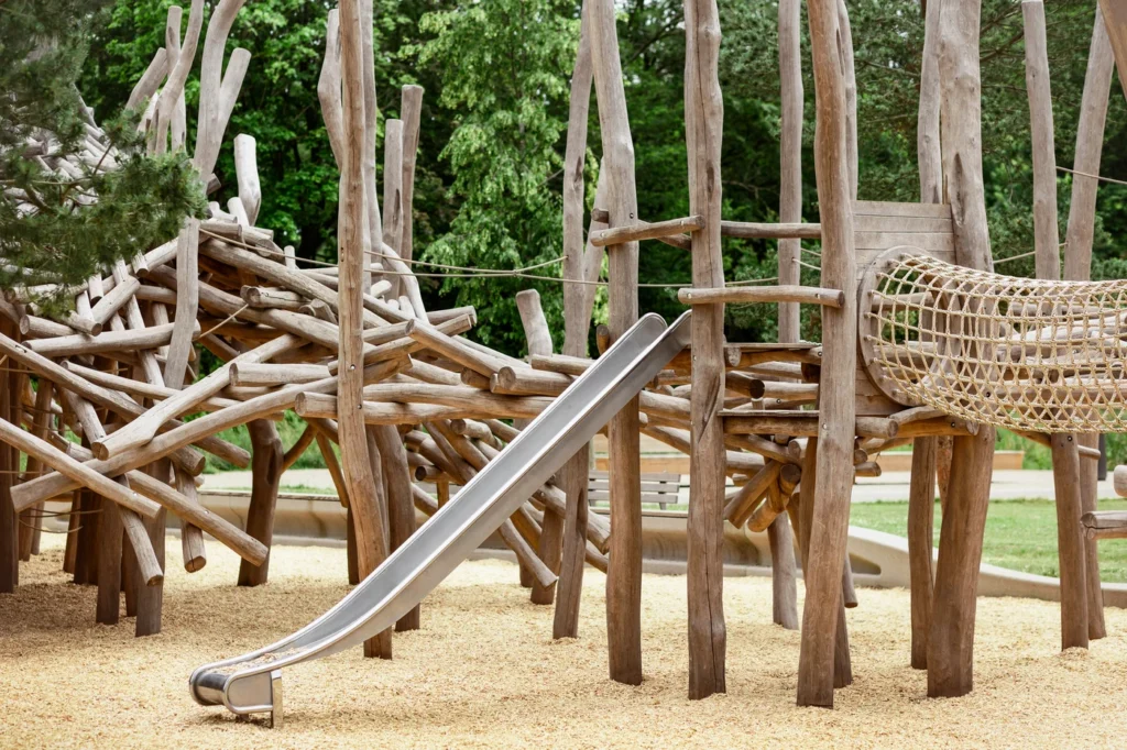 gartenschau-bad-urach-2027-ausstellungsbereiche-164632-Spielplatz_Biberbau_AdobeStock_1260512783